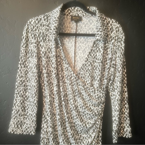 Laundry by design Los Angeles Elegant Black and White Wrap Dress 4 - Picture 2 of 14